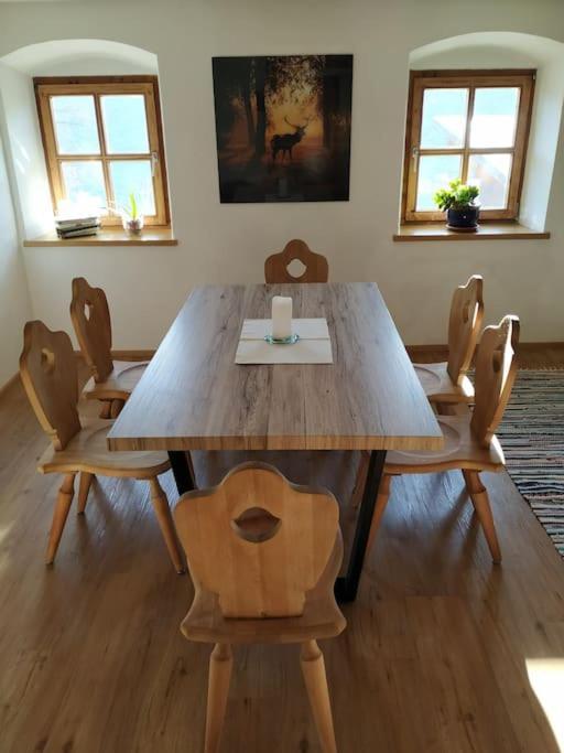 Upcycling Appartement Fischl - Nachhaltig Und Kreativ Wohnen Fuer Gross Und Klein Jenbach Bagian luar foto