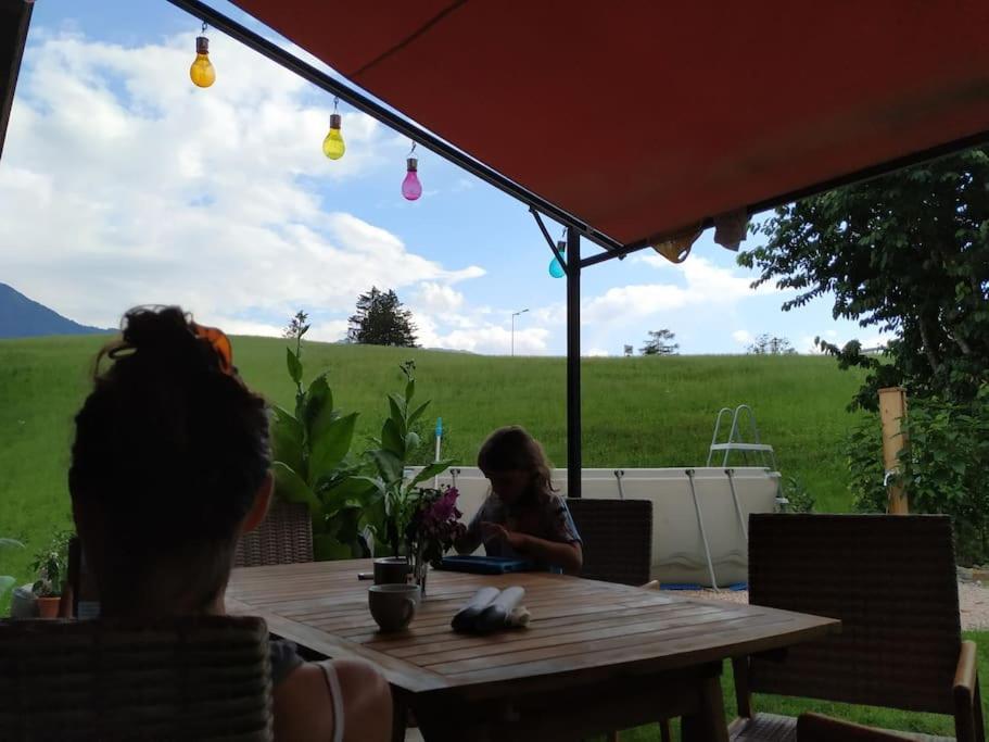 Upcycling Appartement Fischl - Nachhaltig Und Kreativ Wohnen Fuer Gross Und Klein Jenbach Bagian luar foto
