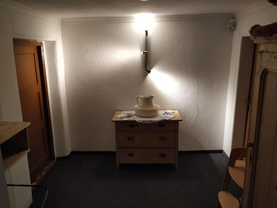 Upcycling Appartement Fischl - Nachhaltig Und Kreativ Wohnen Fuer Gross Und Klein Jenbach Bagian luar foto